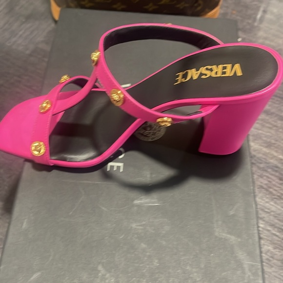 Versace Fuchsia Sandal Heels (Full Set) - Picture 4 of 7